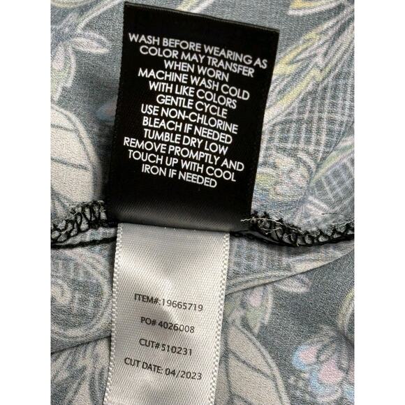 Torrid Harper Georgette Ruched Sleeve Floral Blouse Size 2X Black V-Neck - Picture 4 of 7